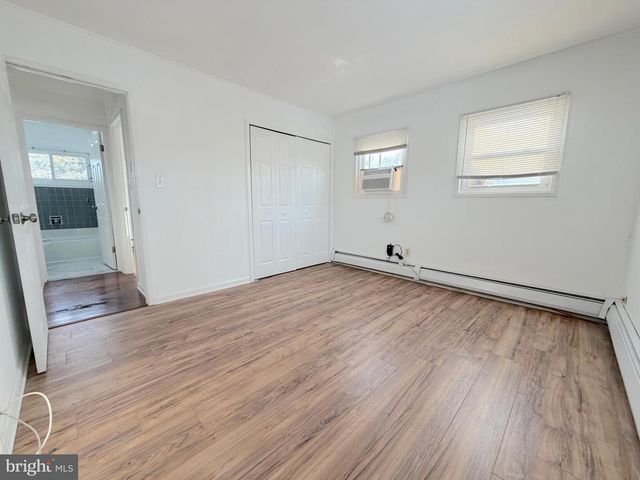 56 INDIAN RED RD, Levittown, PA 19057