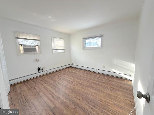 56 INDIAN RED RD, Levittown, PA 19057