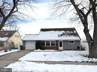 56 INDIAN RED RD, Levittown, PA 19057