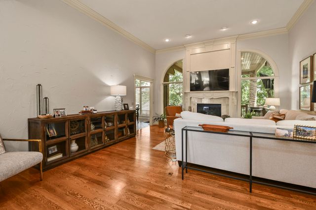 4013 E Gastonbury Street, Springfield, MO 65809