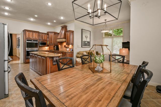 4013 E Gastonbury Street, Springfield, MO 65809