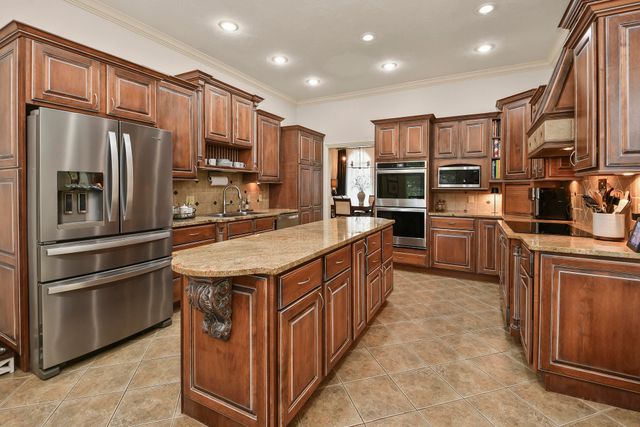 4013 E Gastonbury Street, Springfield, MO 65809