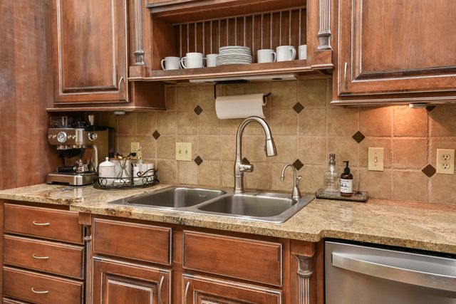 4013 E Gastonbury Street, Springfield, MO 65809
