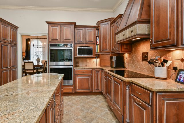 4013 E Gastonbury Street, Springfield, MO 65809