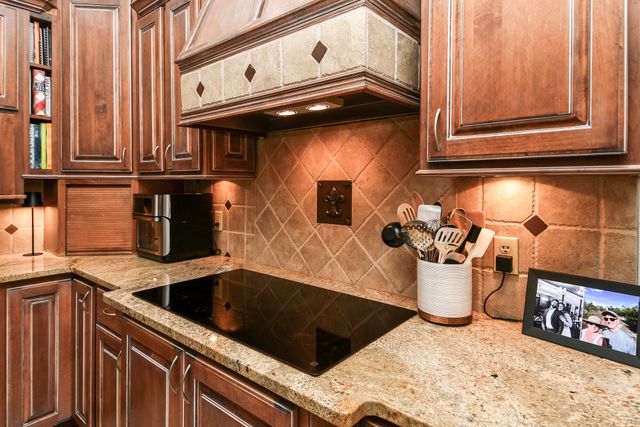 4013 E Gastonbury Street, Springfield, MO 65809