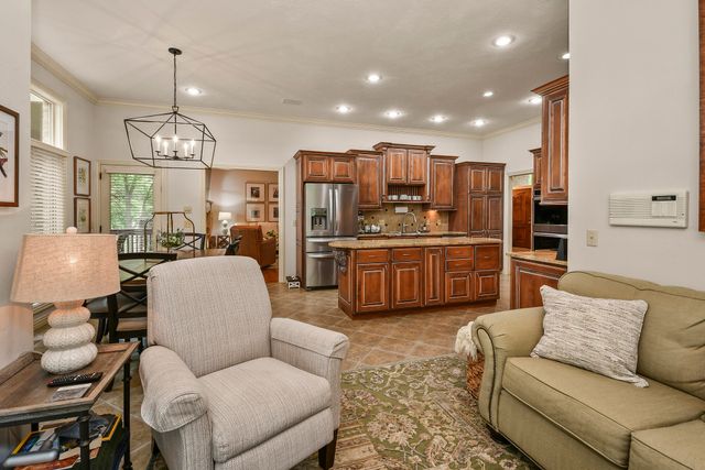 4013 E Gastonbury Street, Springfield, MO 65809