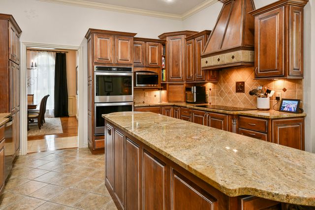 4013 E Gastonbury Street, Springfield, MO 65809