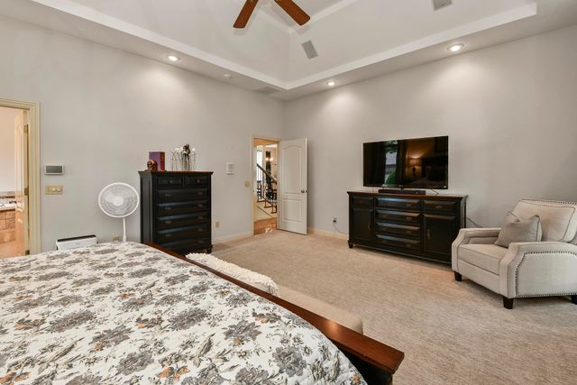 4013 E Gastonbury Street, Springfield, MO 65809