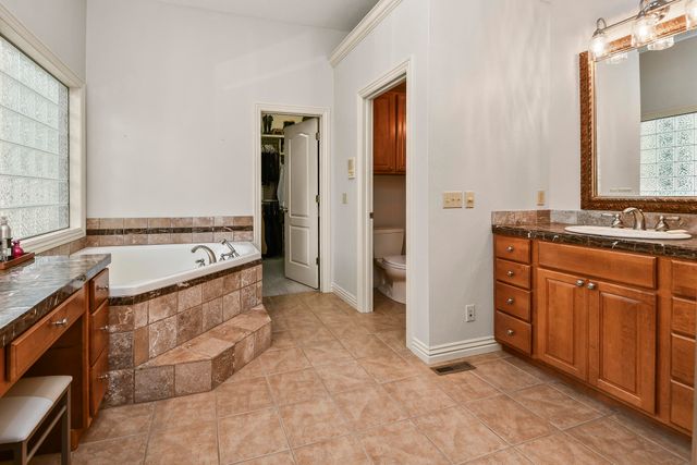 4013 E Gastonbury Street, Springfield, MO 65809