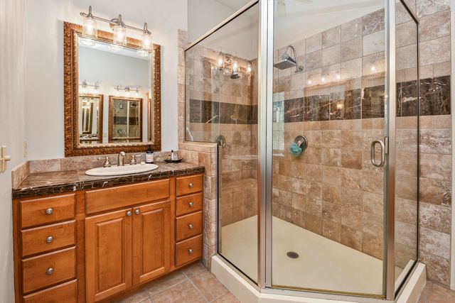 4013 E Gastonbury Street, Springfield, MO 65809