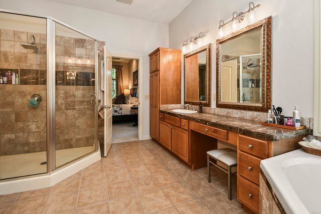 4013 E Gastonbury Street, Springfield, MO 65809