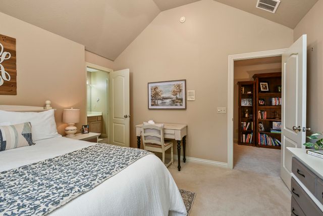 4013 E Gastonbury Street, Springfield, MO 65809