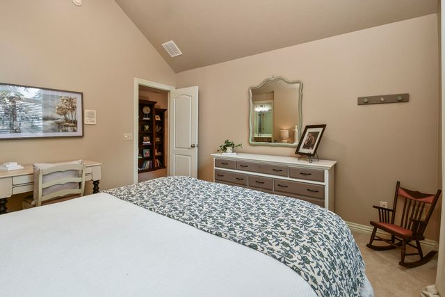 4013 E Gastonbury Street, Springfield, MO 65809