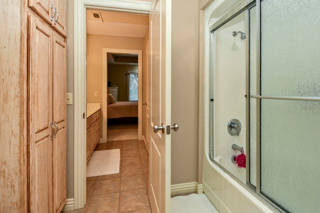 4013 E Gastonbury Street, Springfield, MO 65809