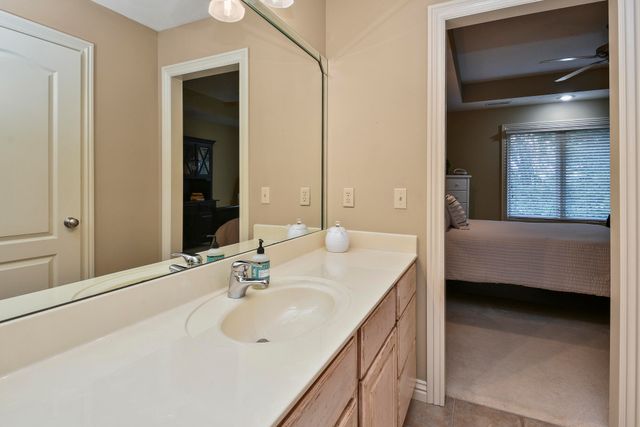 4013 E Gastonbury Street, Springfield, MO 65809