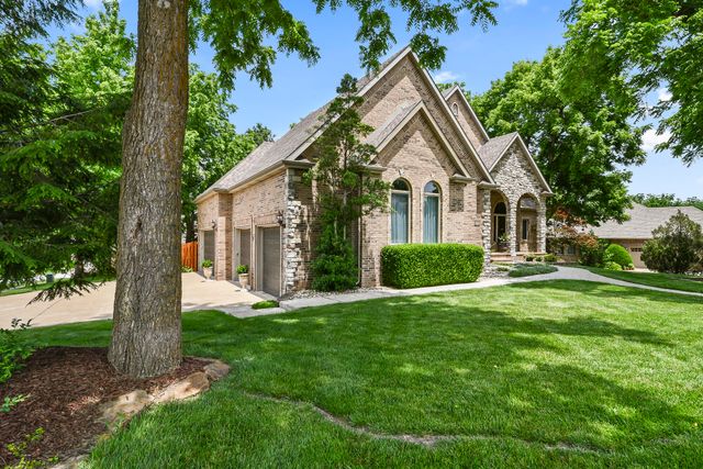 4013 E Gastonbury Street, Springfield, MO 65809