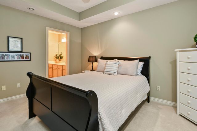 4013 E Gastonbury Street, Springfield, MO 65809