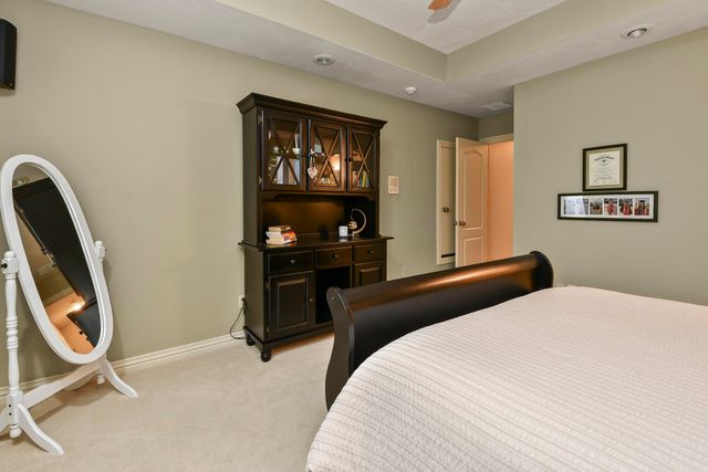 4013 E Gastonbury Street, Springfield, MO 65809