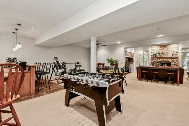 4013 E Gastonbury Street, Springfield, MO 65809