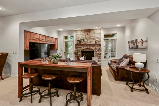4013 E Gastonbury Street, Springfield, MO 65809