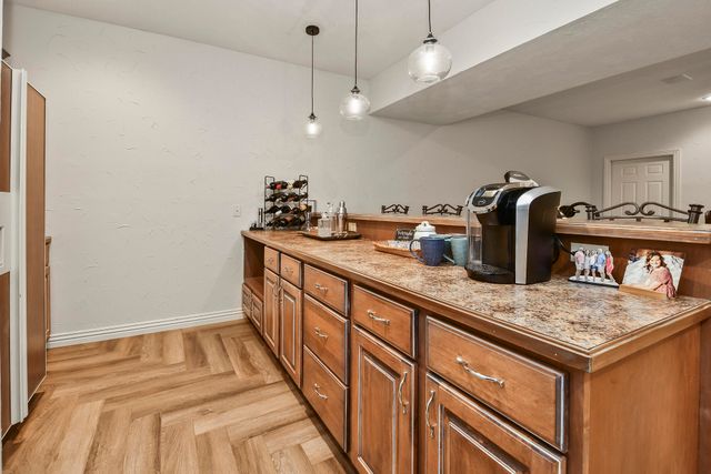 4013 E Gastonbury Street, Springfield, MO 65809