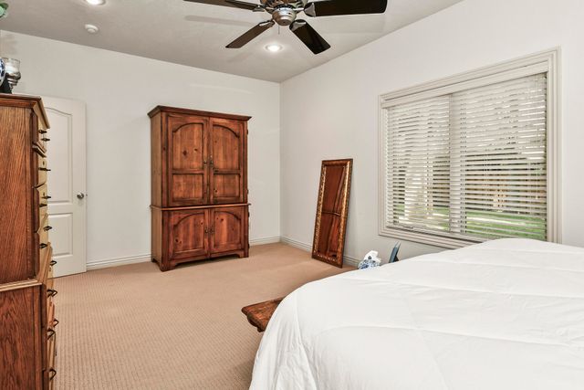 4013 E Gastonbury Street, Springfield, MO 65809