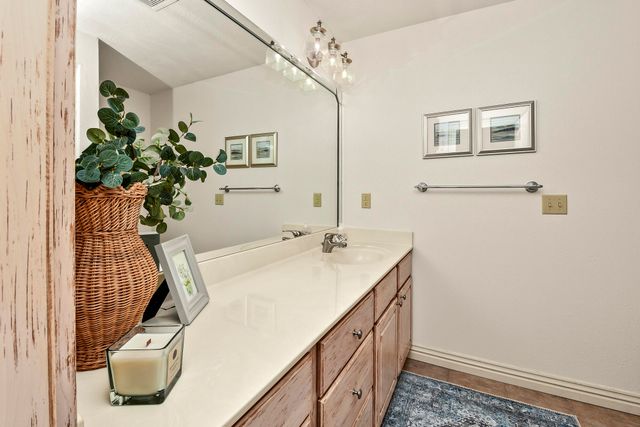 4013 E Gastonbury Street, Springfield, MO 65809