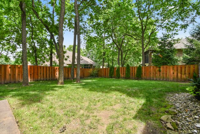 4013 E Gastonbury Street, Springfield, MO 65809