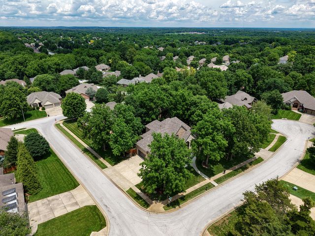 4013 E Gastonbury Street, Springfield, MO 65809