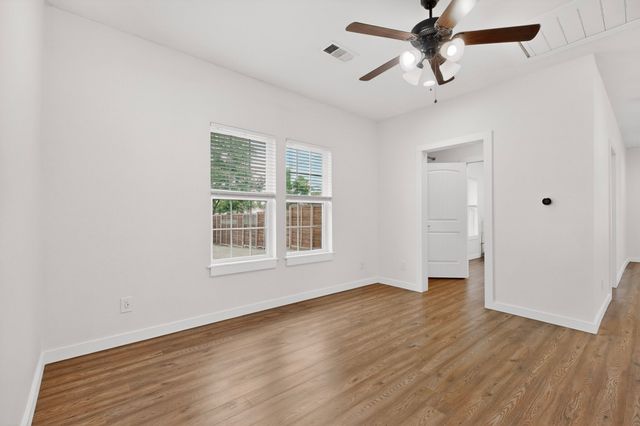 304 E County Line Road, Royse City, TX 75189