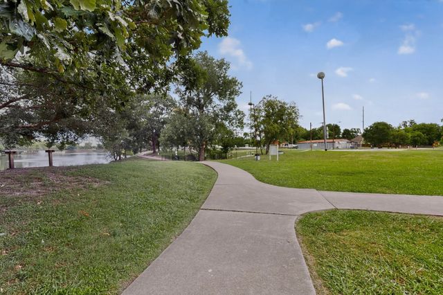 304 E County Line Road, Royse City, TX 75189