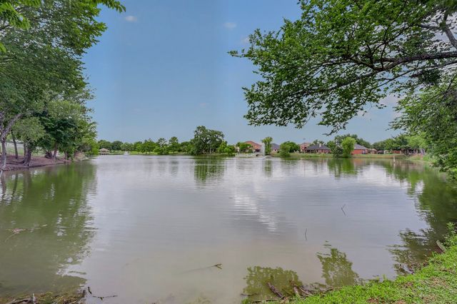 304 E County Line Road, Royse City, TX 75189