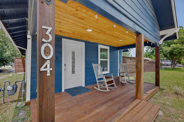 304 E County Line Road, Royse City, TX 75189
