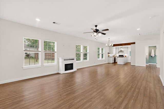 304 E County Line Road, Royse City, TX 75189