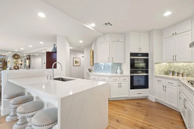 7752 Eads Ave, La Jolla, CA 92037