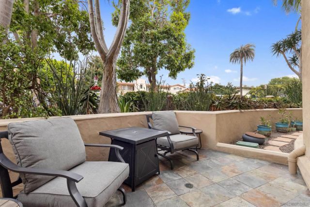 7752 Eads Ave, La Jolla, CA 92037