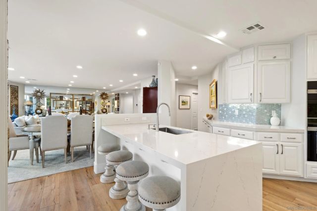 7752 Eads Ave, La Jolla, CA 92037