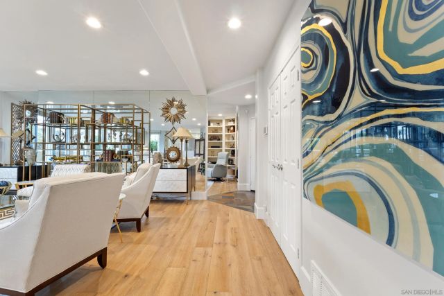 7752 Eads Ave, La Jolla, CA 92037