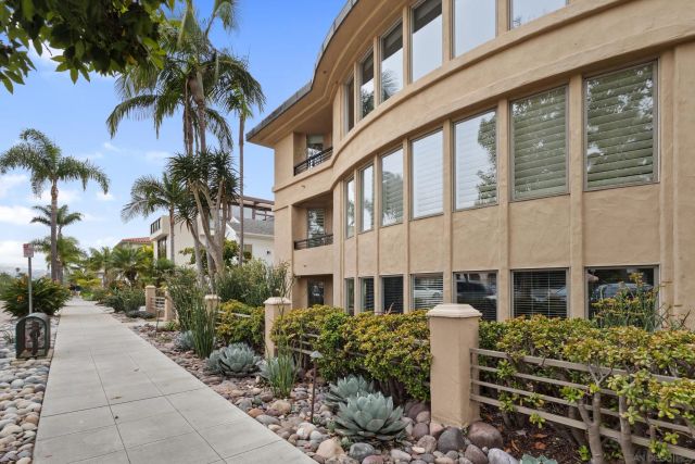 7752 Eads Ave, La Jolla, CA 92037