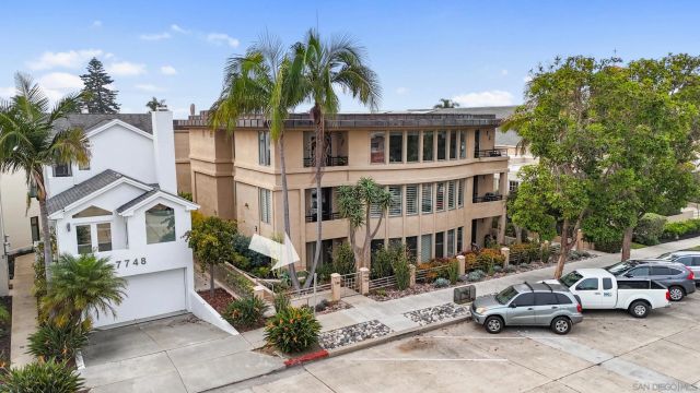 7752 Eads Ave, La Jolla, CA 92037