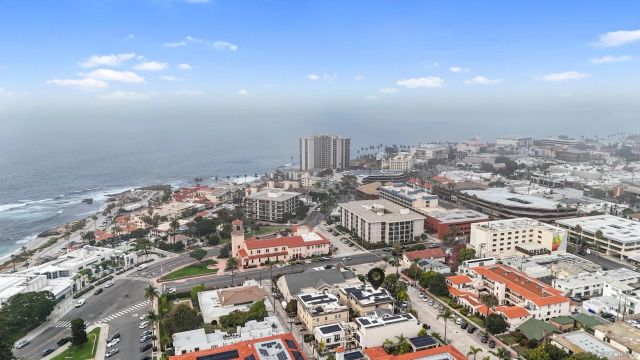 7752 Eads Ave, La Jolla, CA 92037