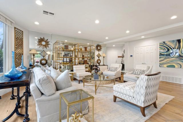 7752 Eads Ave, La Jolla, CA 92037