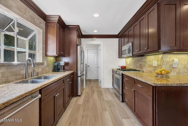 260 Greenmeadow Drive, Thousand Oaks, CA 91320