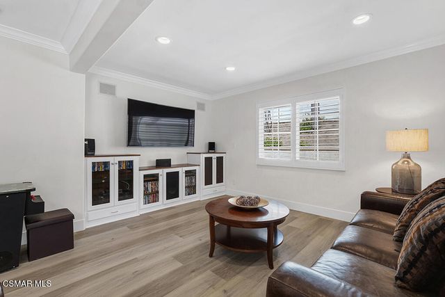 260 Greenmeadow Drive, Thousand Oaks, CA 91320