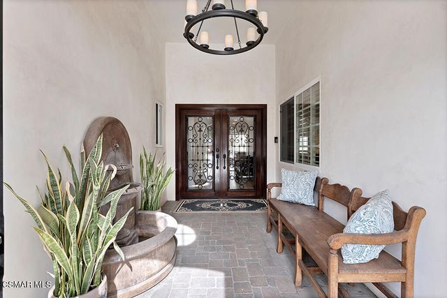 260 Greenmeadow Drive, Thousand Oaks, CA 91320