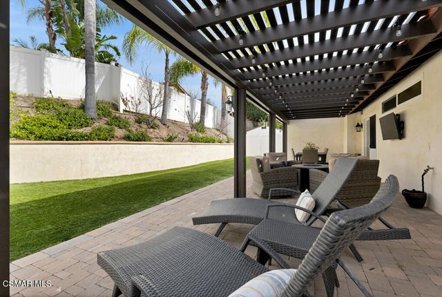 260 Greenmeadow Drive, Thousand Oaks, CA 91320