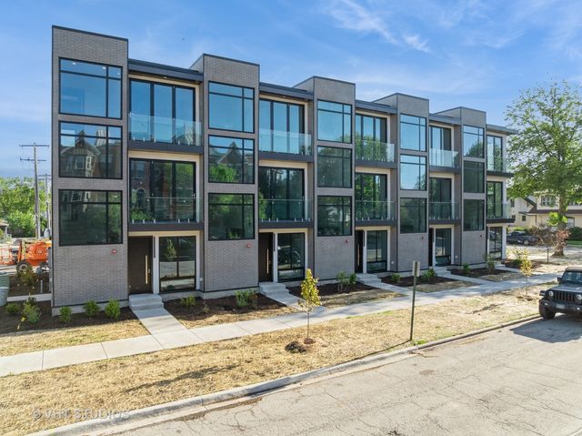 6342 Hennings Court, Morton Grove, IL 60053
