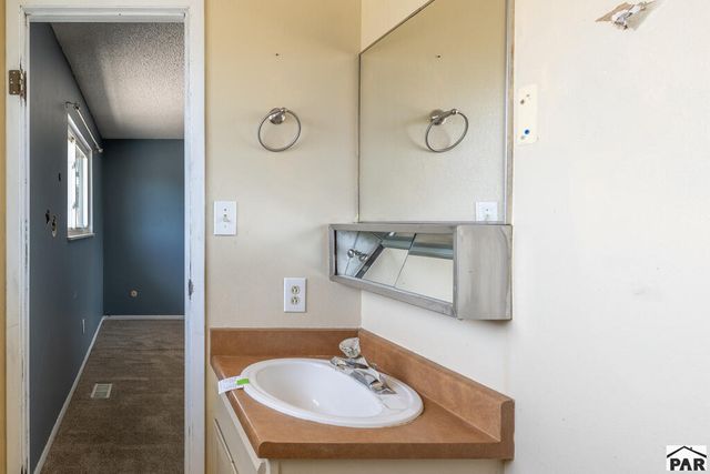 37 Belvista Court, Pueblo, CO 81001