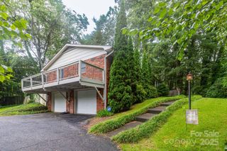936 Toxaway Drive, Hendersonville, NC 28791