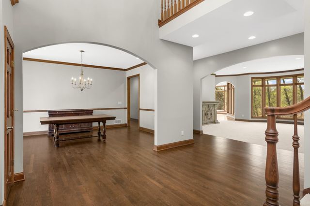 2437 Sunset Court, Little Canada, MN 55117